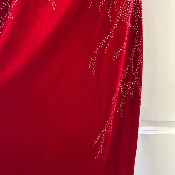 JS Boutique maxi length deep red velvet prom/formal dress. Beaded on front. 14 - Picture 3 of 14